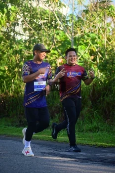 Runner Photo 1708121