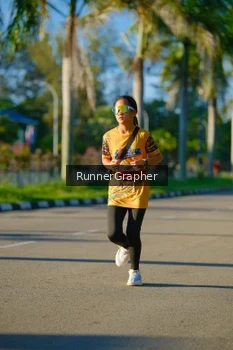 Runner Photo 1708300