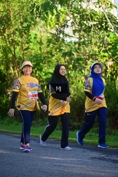 Runner Photo 1708420