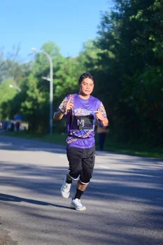 Runner Photo 1708423