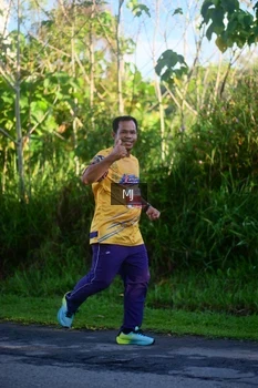 Runner Photo 1708532