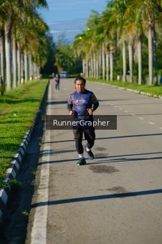 Runner Photo 1708947