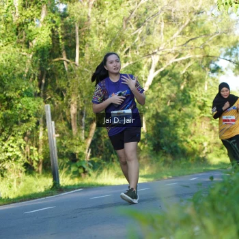 Runner Photo 1709111