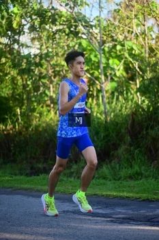 Runner Photo 1709608