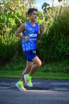 Runner Photo 1709710