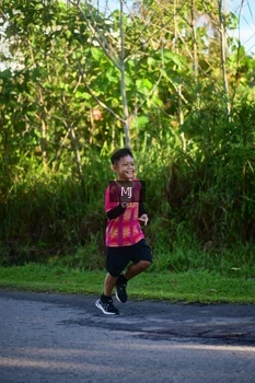 Runner Photo 1709759