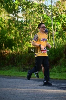 Runner Photo 1711060