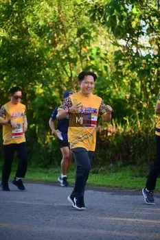 Runner Photo 1711068