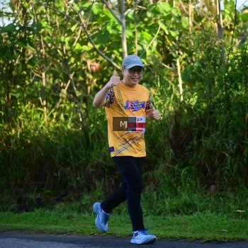 Runner Photo 1711144