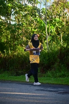 Runner Photo 1711171