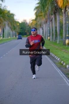 Runner Photo 1713096