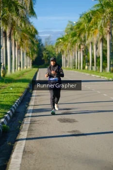 Runner Photo 1714329
