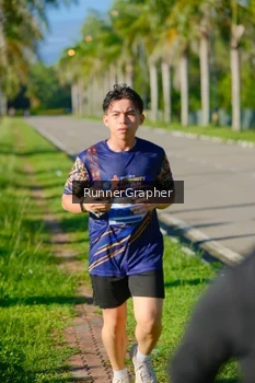 Runner Photo 1714384
