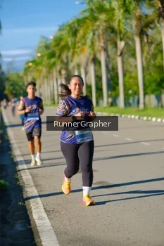 Runner Photo 1714657