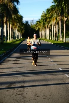Runner Photo 1714779