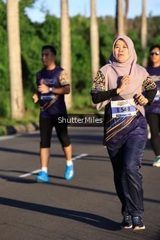 Runner Photo 1715386