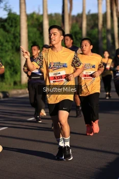 Runner Photo 1715398