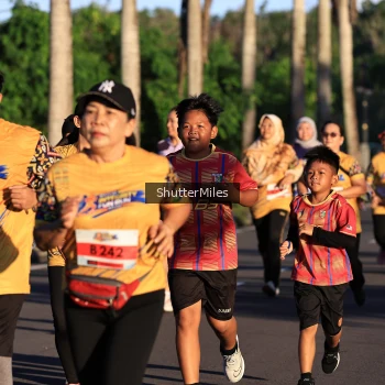 Runner Photo 1715449