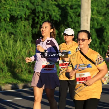 Runner Photo 1715459