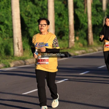 Runner Photo 1715486