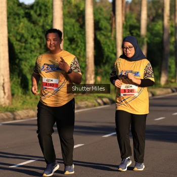 Runner Photo 1715498