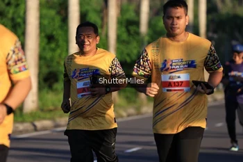 Runner Photo 1715536