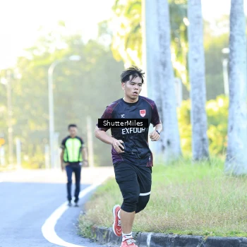 Runner Photo 1715667