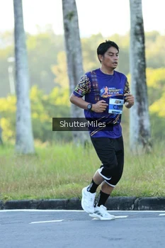 Runner Photo 1715876