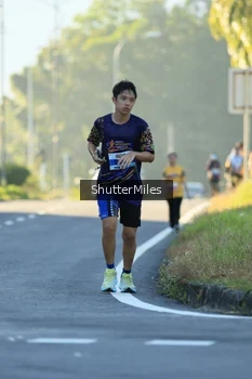 Runner Photo 1715943