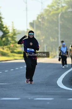 Runner Photo 1715945
