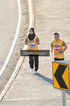 Runner Photo 1716772