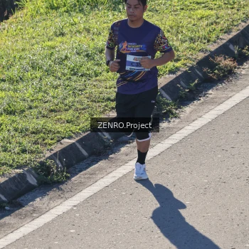 Runner Photo 1717591