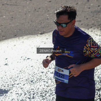 Runner Photo 1717971