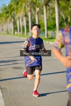 Runner Photo 1718339