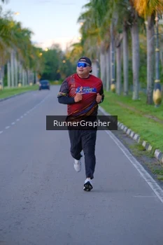Runner Photo 1721386