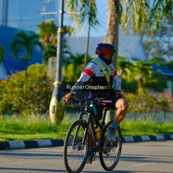 Runner Photo 1721457