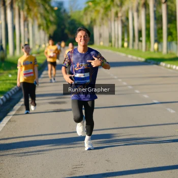 Runner Photo 1721512