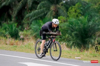Runner Photo 1722979