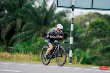 Runner Photo 1723057