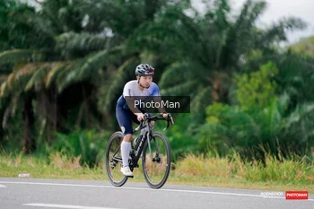 Runner Photo 1723121