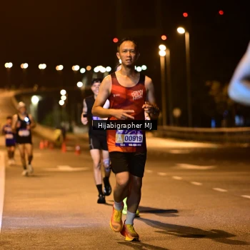 Runner Photo 1725542