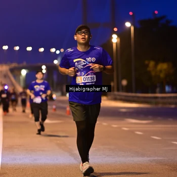Runner Photo 1729400