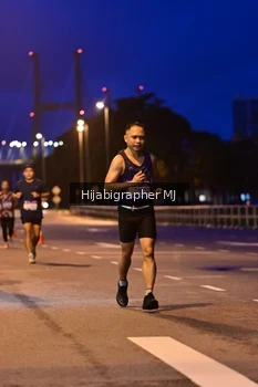 Runner Photo 1729454
