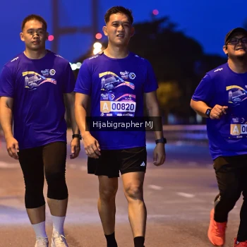 Runner Photo 1729700