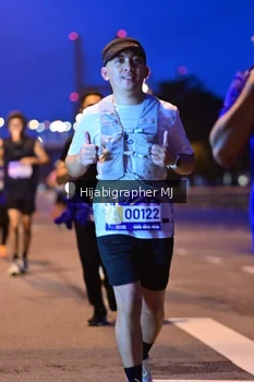 Runner Photo 1729753