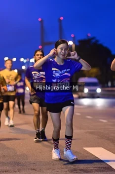 Runner Photo 1729779