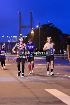 Runner Photo 1729816