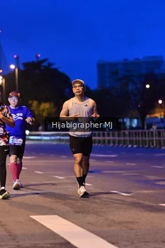 Runner Photo 1729819