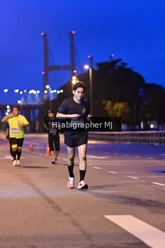 Runner Photo 1729866