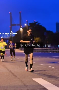 Runner Photo 1729868